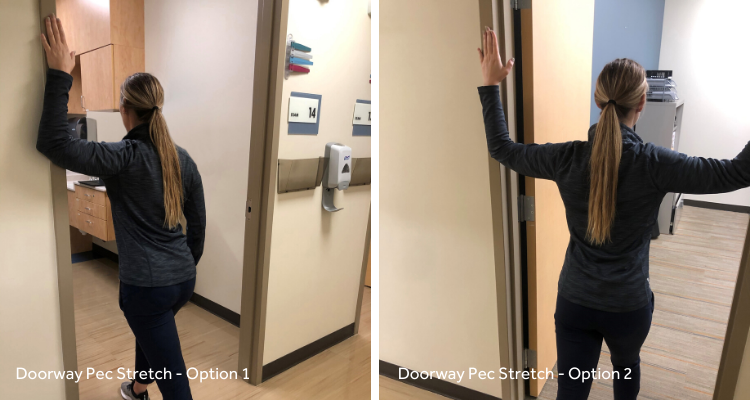 Estiramiento de pectorales en la puerta